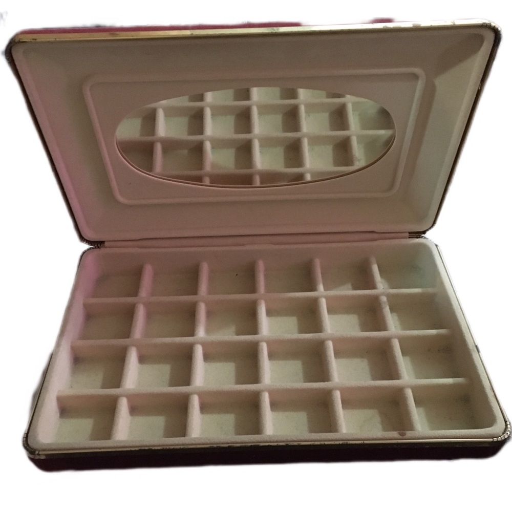 Elegant Jewelry Organizer with Mirror